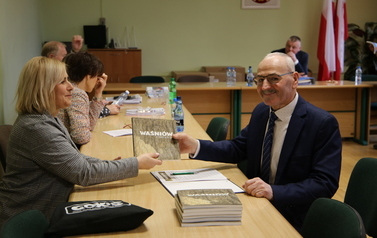 promocja-albumu-na-sesji-rady-gminy-6