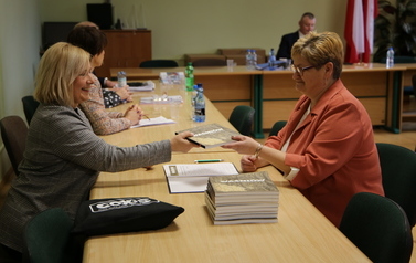promocja-albumu-na-sesji-rady-gminy-9