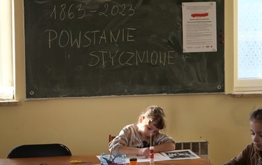 warsztaty-plastyczne-sladami-wydarzen-i-bohaterow-160rocznica-powstania-styczniowego-15