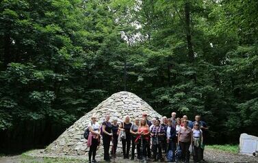 Spacer 4 sierpnia "Na szlaku walk powstańczych" Waśni&oacute;w-Nowa Słupia-Św. Krzyż-Mirogonowice-Momina 56