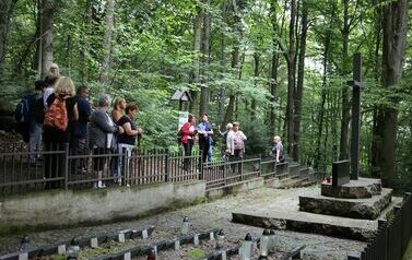 Spacer 4 sierpnia "Na szlaku walk powstańczych" Waśni&oacute;w-Nowa Słupia-Św. Krzyż-Mirogonowice-Momina 65