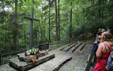 Spacer 4 sierpnia "Na szlaku walk powstańczych" Waśni&oacute;w-Nowa Słupia-Św. Krzyż-Mirogonowice-Momina 68