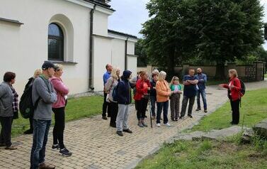 Spacer 4 sierpnia "Na szlaku walk powstańczych" Waśni&oacute;w-Nowa Słupia-Św. Krzyż-Mirogonowice-Momina 79