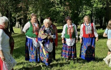 Zjazd k&oacute;ł gospodyń wiejskich &bdquo;pod biało &ndash; czerwoną&rdquo;  7