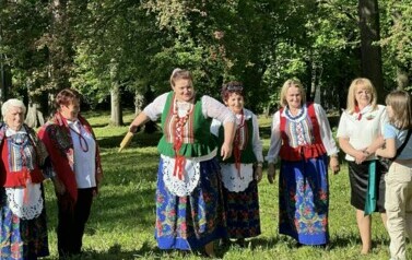 Zjazd k&oacute;ł gospodyń wiejskich &bdquo;pod biało &ndash; czerwoną&rdquo;  15