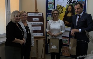 tik-w-instytucji-kultury-1-przekazanie-sprzetu-1