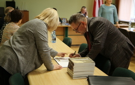 promocja-albumu-na-sesji-rady-gminy-12