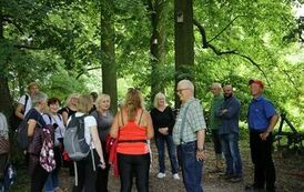 Spacer 4 sierpnia "Na szlaku walk powstańczych" Waśni&oacute;w-Nowa Słupia-Św. Krzyż-Mirogonowice-Momina 16