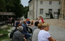 Spacer 4 sierpnia "Na szlaku walk powstańczych" Waśni&oacute;w-Nowa Słupia-Św. Krzyż-Mirogonowice-Momina 51
