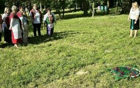 Zjazd k&oacute;ł gospodyń wiejskich &bdquo;pod biało &ndash; czerwoną&rdquo;  9