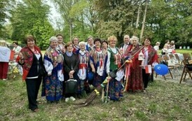 Zjazd k&oacute;ł gospodyń wiejskich &bdquo;pod biało &ndash; czerwoną&rdquo;  11