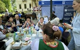 Zjazd k&oacute;ł gospodyń wiejskich &bdquo;pod biało &ndash; czerwoną&rdquo;  16