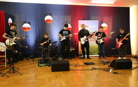 Na patriotyczną nutę 13